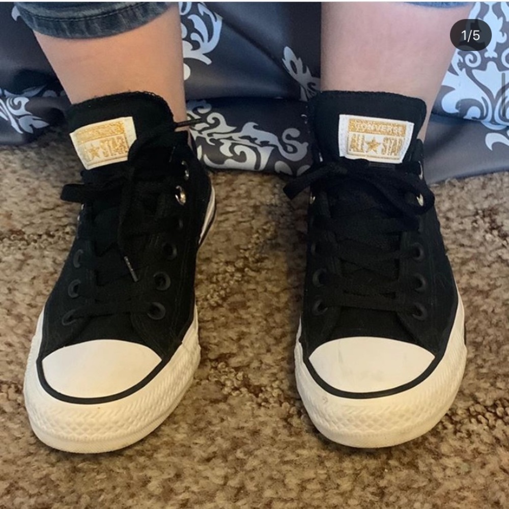 Pair of converse in great condition!!